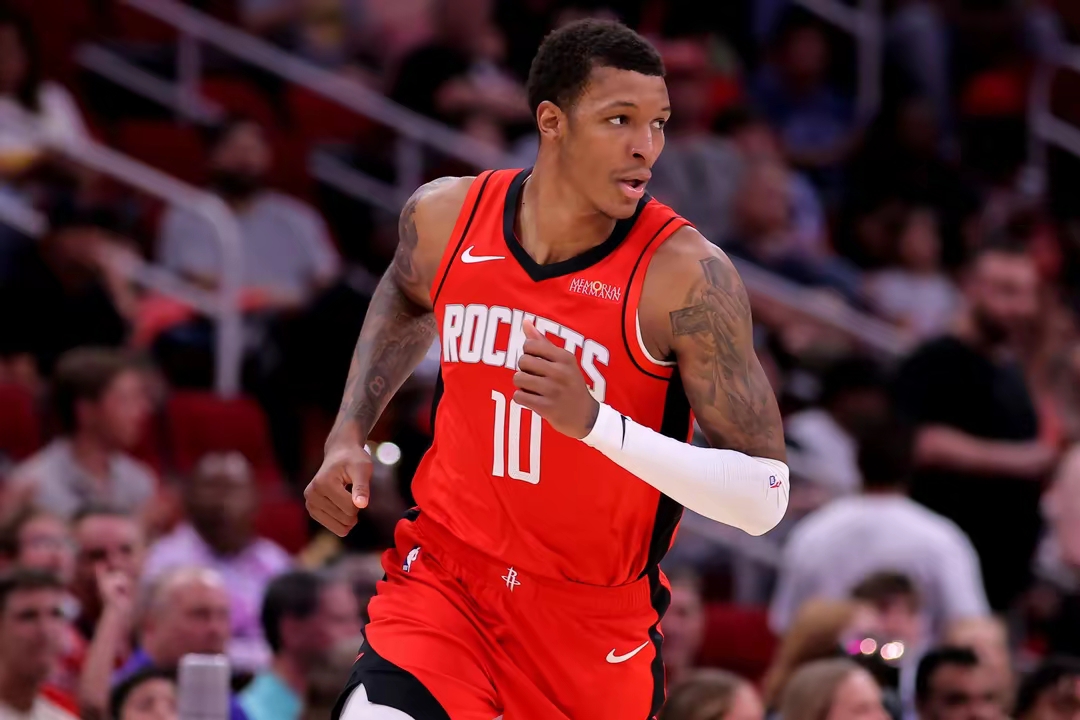 爱游戏体育投注平台包含休斯敦火箭迎德甲关键赛;赛后复出首秀;更衣室稳定;控场能力受关注的词条